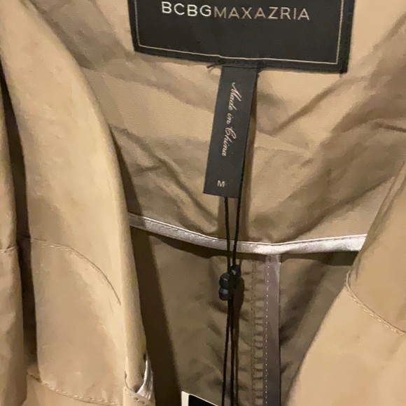 🌷BCBG MAXAZRIA RAIN JACKET SIZE MEDIUM NWT - Picture 7 of 7
